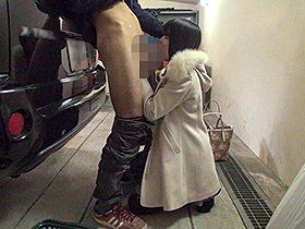 どこでもフェラさせられちゃう素人娘たち3 13人　サンプル画像06